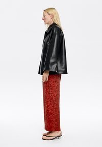 Bimba Y Lola Kelnės - animalspots rojo