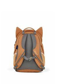 Oranger Rucksack mit grauen Netzakzenten, ausgestattet mit Katzenohren oben, gepolsterten Schulterriemen und verstellbaren Schnallen für mehr Komfort.