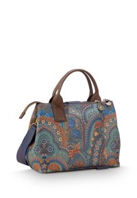 Patroon tas in blauwe, bruine en groene stoffen, met bloemendessins. Heeft bruine leren handvatten en een ritsluiting.
