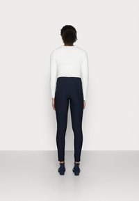 Kaffe KAJOLEEN - Leggings - Calças - midnight marine