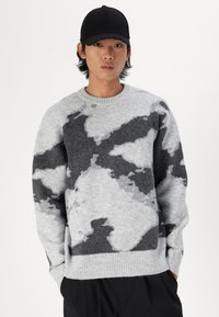 Jack & Jones JCOTRAVIS  - Strickpullover - light grey melange
