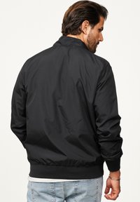 One Redox ÜBERGANGS - Bomberjacke - black