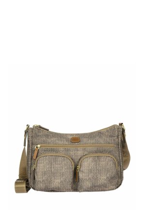 Borsa a tracolla in tessuto marrone strutturato con due tasche frontali con zip. Finiture in metallo dorato e tracolla regolabile, con un'etichetta logo.
