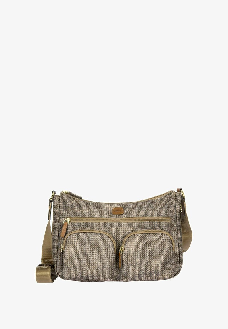 Sac bandoulière marron texturé avec deux poches zippées à l'avant, accents en métal doré et sangle ajustable. Fabriqué en tissu durable.