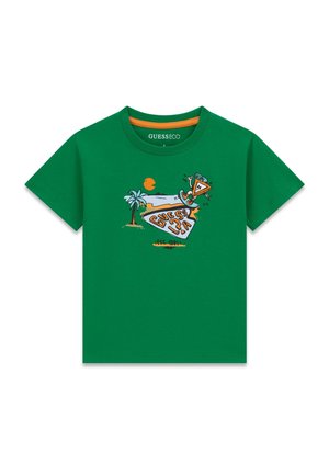 T-shirt vert manches courtes avec un dessin cartoon d'un skateur, un palmier, le soleil et le texte "GUESS LA" sur le devant.