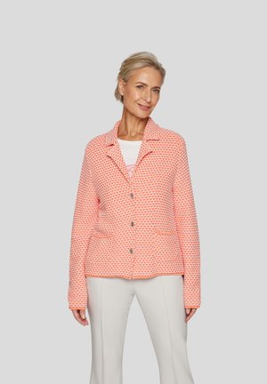 Texturierte Jacke mit Korallenmuster, kragenlosem Ausschnitt, langen Ärmeln und vorderen Taschen, ausgestattet mit silbernen Knöpfen und einer taillierten Passform.