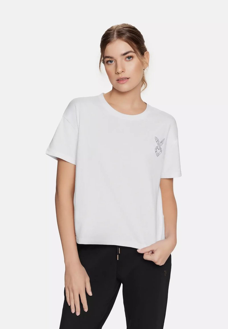 Witte t-shirt met korte mouwen en een ronde hals, met een kleine zwarte grafische print op de linkerborst en een ontspannen pasvorm.