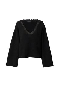 Zwarte cropped sweater met een V-hals, voorzien van een kanten rand rond de halslijn, en brede, lange mouwen gemaakt van een zachte stof.