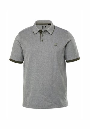 Polo grigio con un motivo testurizzato, dettagli verdi sul colletto e sulle maniche, patta con tre bottoni e logo ricamato sul petto.