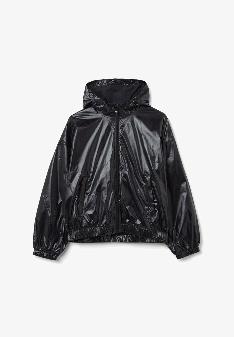 Veste noire, brillante et imperméable avec capuche, dotée d'un zip intégral, de poignets élastiques et d'un ourlet cintré pour une coupe décontractée.