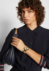 Tommy Hilfiger Kronograafkell - gold-coloured