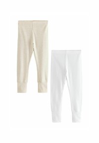 Due coppie di legging per bambini: una crema con un motivo testurizzato, l'altra bianca uniforme. Entrambi hanno morbidi polsini alla caviglia.