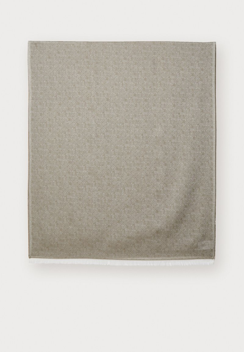 Ελαιοπράσινο μαντήλι με επαναλαμβανόμενο ελαφρύ μπεζ σχέδιο κειμένου, τελειωμένο με μαλακά φουντωτά άκρη. Κατασκευασμένο από ελαφρύ ύφασμα, ορθογώνιο σχήμα.