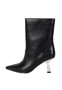 LOLA CASADEMUNT Botines - black