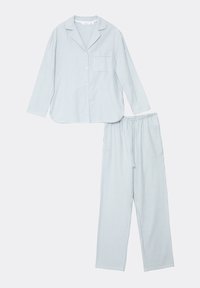 Lichtblauwe en witte gestreepte pyjama set met een knoopsluiting, lange mouwen top met een borstzak en bijpassende drawstring broek.