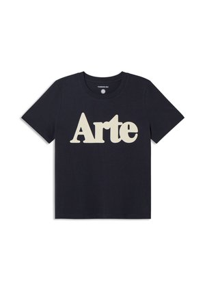 Navyblauwe katoenen T-shirt met een grote crèmekleurige "Arte" grafiek op de voorkant. Korte mouwen en een ronde halslijn met een relaxte pasvorm.