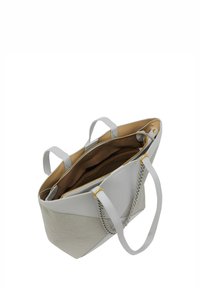 Grå faux læder tote bag med tykke fletteaccenter, dobbelte top hanke og et lynlåslomme; tan indvendig foring med flere lommer.