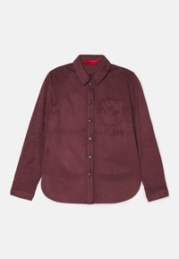 Bordowa koszula z długim rękawem wykonana z miękkiej, teksturowanej tkaniny. Posiada szpiczasty kołnierzyk, zapięcie na guziki z przodu oraz pojedynczą kieszeń na piersi.
