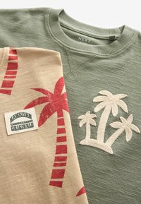 Next GRAPHIC SHORT SLEEVE 2 PACK STANDARD - Printtipaita - khaki stone palm