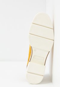 Tamaris Schnürer - sun