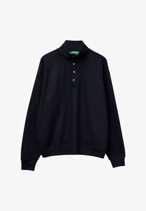 Czarny longsleeve z wysokim kołnierzem i trzema metalowymi zatrzaskami z przodu.