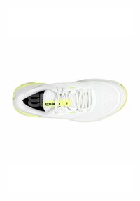 Weiße Sportschuh mit einem atmungsaktiven Mesh-Obermaterial, limonengrünen Akzenten und kontrastierendem schwarzen Innenbereich. Verfügt über traditionelle Schnürung und gepolsterte Sohle.