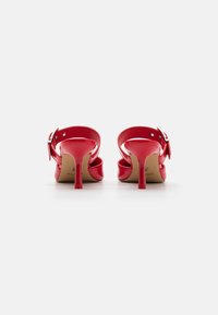 ALDO GRETLA  PILLOW WALK - Pantoletai su kulnu - red