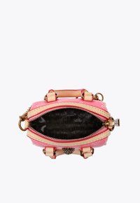 Piccola borsa a mano con un esterno testurizzato nei toni del rosa e del beige, doppi manici superiori, ferramenta dorata e un interno nero con motivo.