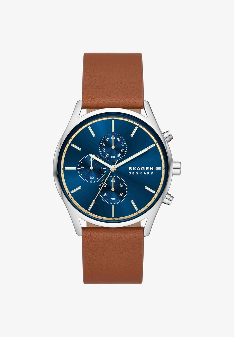 Zegarek naręczny Skagen z niebieską tarczą, srebrną kopertą, trzema subtarczami, srebrnymi wskazówkami, beżowymi znacznikami i brązowym skórzanym paskiem.