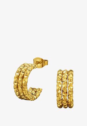 Boucles d'oreilles en or avec un design à trois niveaux, présentant une surface texturée de formes pyramidales. Mécanisme de fermoir visible sur une des boucles.