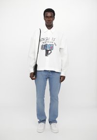 Bonsai OVERSIZE FIT BUTTON DOWN PRINTED GRAPHIC SHIRT - Camisa - white