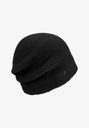 Weicher, schwarzer, flauschiger Beret-Hut mit einem kleinen metallischen Logodetail an der Seite, vor einem weißen Hintergrund gezeigt.
