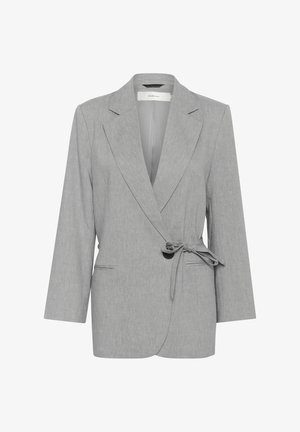 Sivi, teksturiran sako s dizajnom omote, dugim rukavima i vezanom strukom. Sadrži dvije prednje džepove i rever s izrezom.