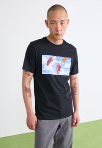 Jordan CREW - Tricou cu imprimeu - black/white