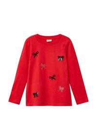 Rode langemouw T-shirt met zwart en zilver sequined strikontwerpen. Zacht katoenen materiaal met een ronde hals en een casual pasvorm.