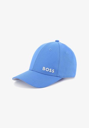 Blauwe baseballpet van katoen met een gebogen klep. Voorzien van een gestikt logo "BOSS" aan de voorkant en vijf ventilatiegaten.