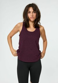 Girlfriend Collective RESET TRAIN TANK - Top - plum