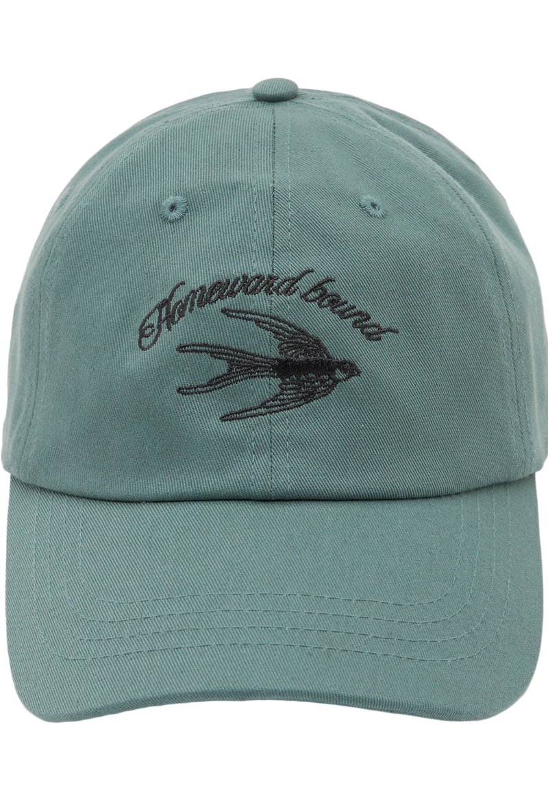 Zöld pamut baseball sapka hímzett fecskével és a "Hazafelé" felirattal feketében. Állítható hátsó pánt az illeszkedés érdekében.