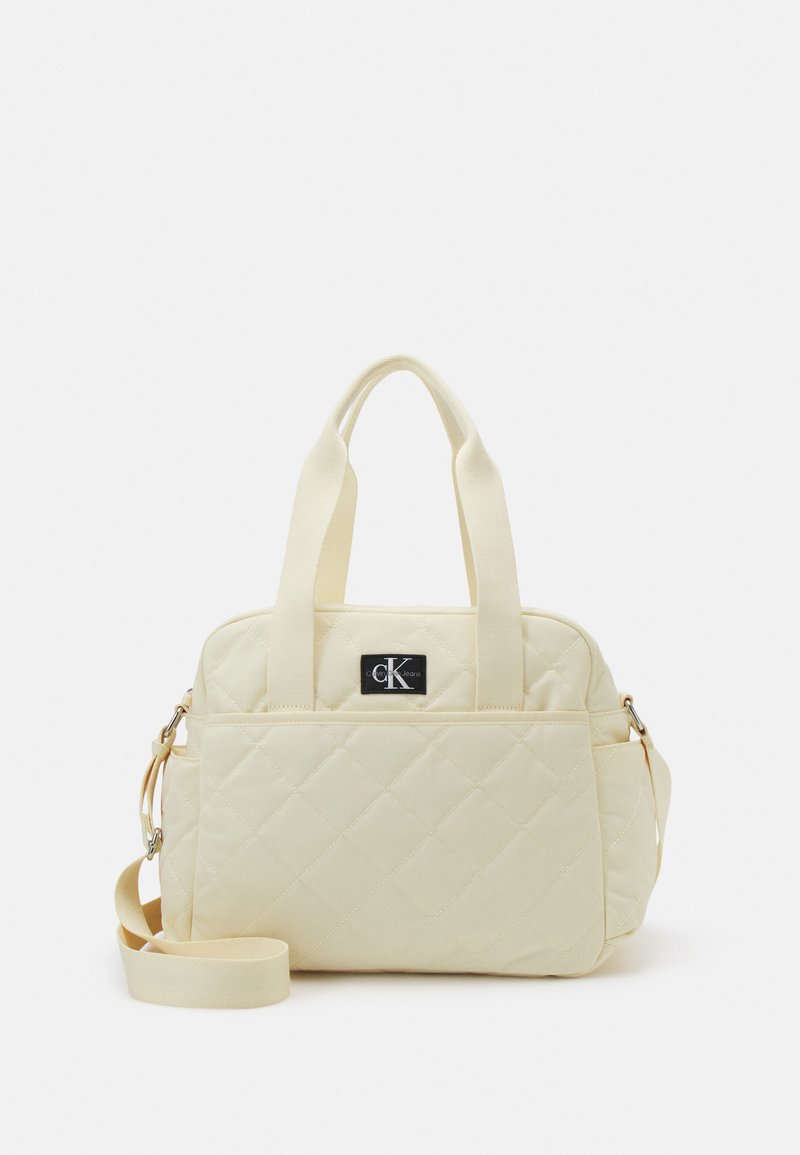 Calvin Klein Jeans BABY DIAPER BAG UNISEX SET - Kūdikio vystyklų krepšys - vanilla