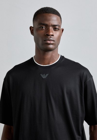 Emporio Armani Základné tričko - black