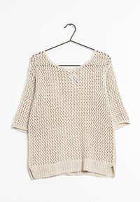 Helle beigefarbene Strickjacke mit lockerem, offenem Maschenbild. Verfügt über einen weiten Ausschnitt und Dreiviertelärmel mit gerippten Säumen.