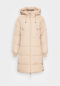 Beige polstret lang jakke med hætte, frontlynlås, to brystlommer, ribbestrikkede manchetter og justerbare snore. Glat stofstruktur.