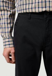 Wrangler REGULAR - Chino - black