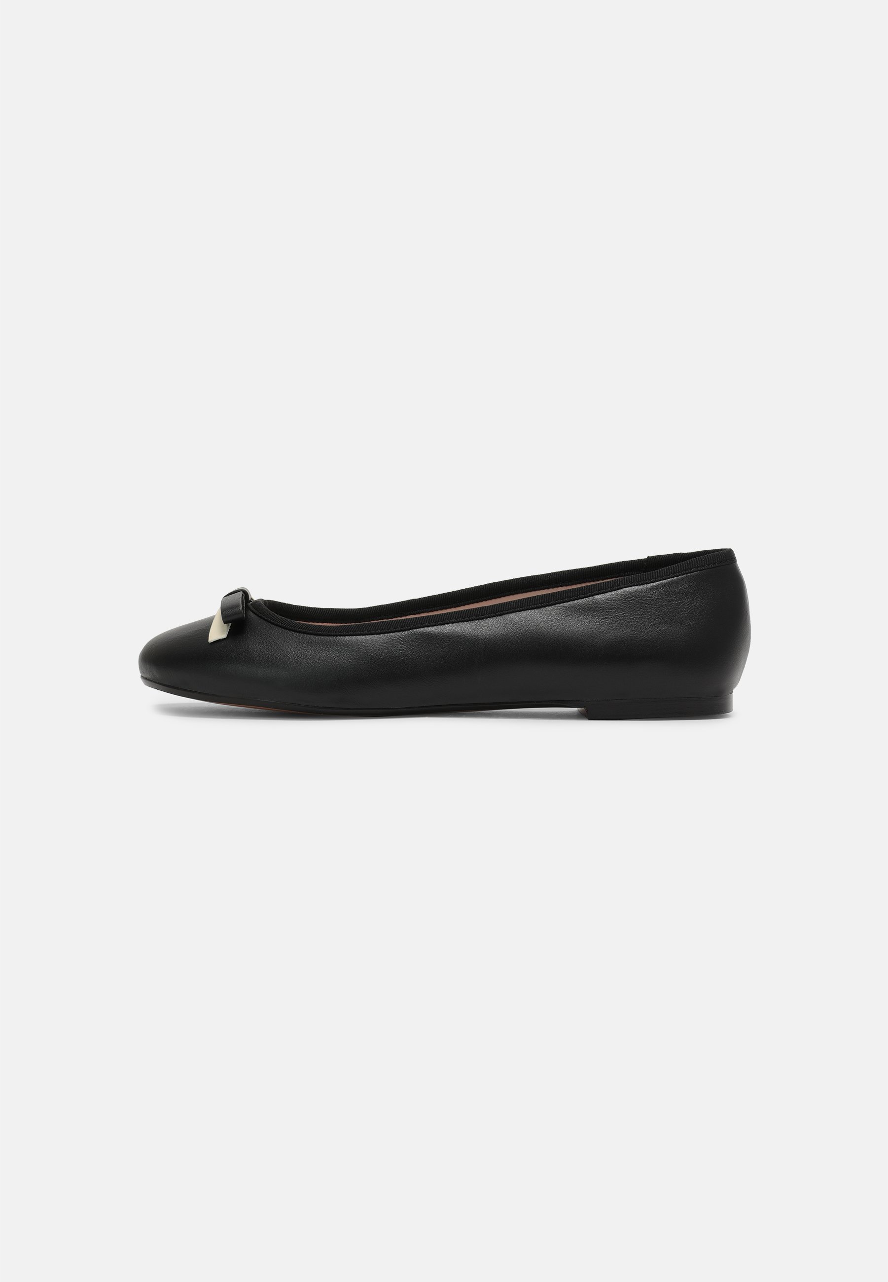 Sualo Leather Bow Ballerina Shoe in Black - Ted Baker Women