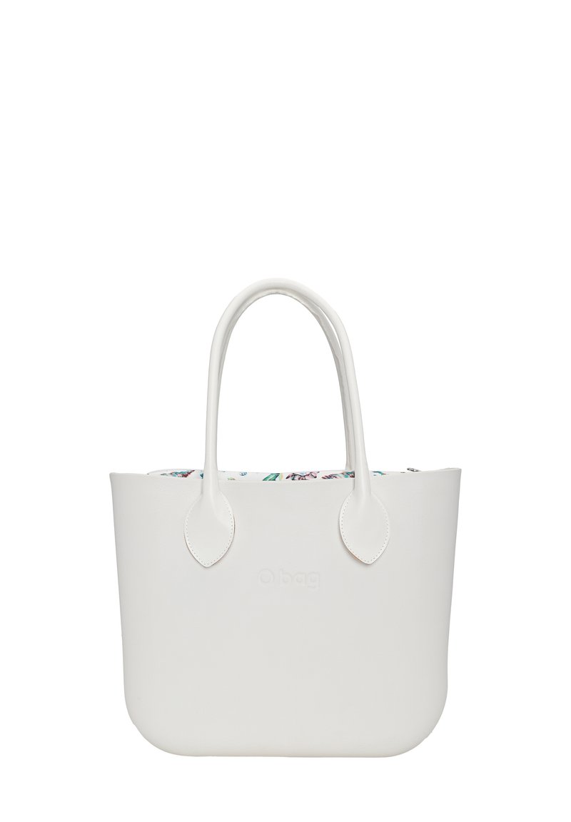 Witte tote bag met ronde basis, glad synthetisch materiaal, twee gebogen handvatten en een kleurrijke gestreepte voering die zichtbaar is aan de bovenkant.