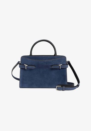 Borsa a mano in suede blu navy con una forma strutturata, manico superiore, tracolla regolabile e cuciture a contrasto. Presenta due cinturini frontali.