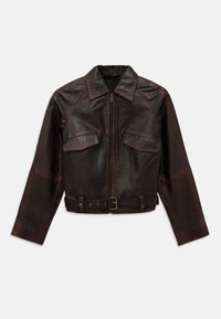 Sötétbarna bőrkabát elöl cipzárral, két mellzsebbel, hosszú ujjal és derékhoz állítható csattal.