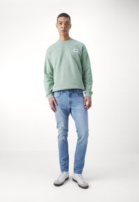Lee LUKE - Vaqueros slim fit - blue wave
