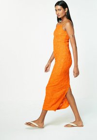 Next TEXTURED CAMI SUMMER    - Vabalt langev kleit - orange