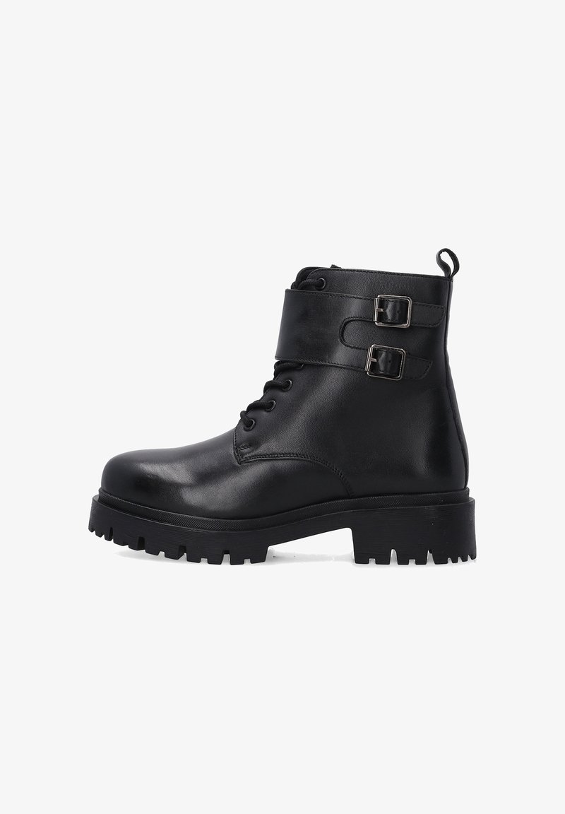 Schwarze Leder-Boots bis zum Knöchel mit runder Zehenpartie, Schnürung vorne, Riemen mit Schnalle und strukturiertem Gummisohle. Verfügt über eine Zuglasche auf der Rückseite.